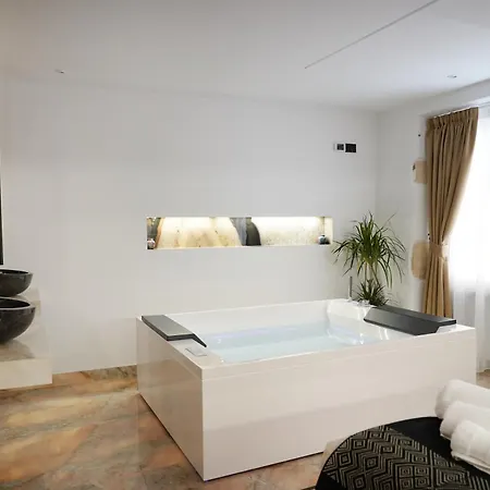 Fla Castello 4* קליארי